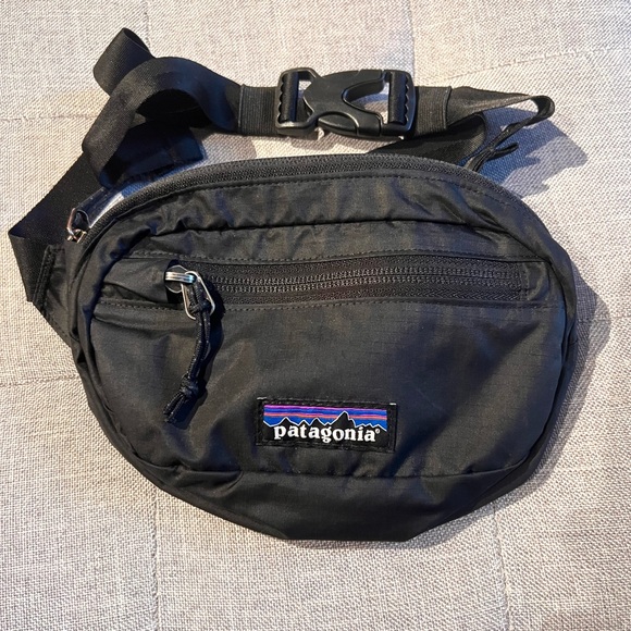 Patagonia Handbags - Patagonia Ultralight Black Hole Mini Hip Pack - Black